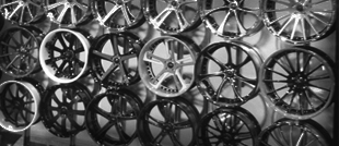 We only  deal with the best alloy wheel manufactures in the world. From 18" to 34", custom colours and finishes, we have only the best for your car